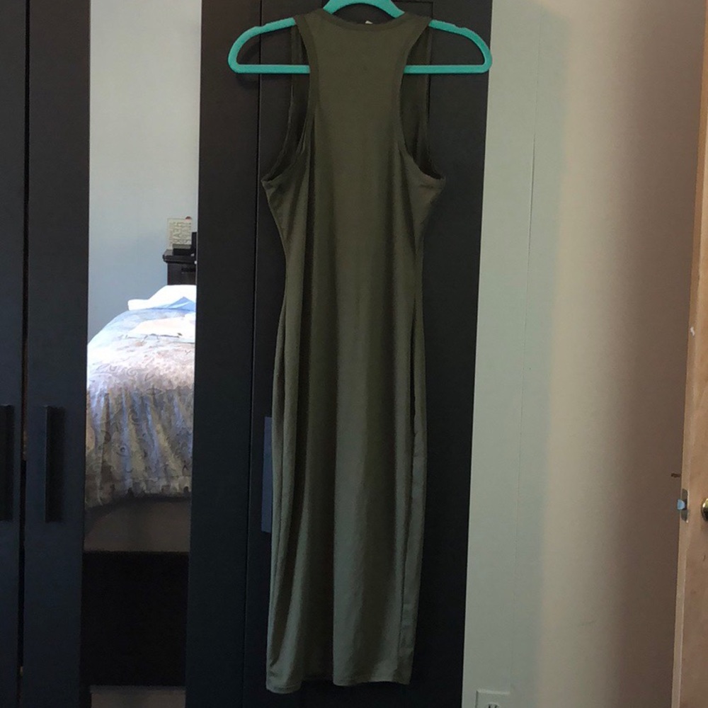 Dress - Picture 4 of 8